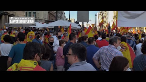 Varias decenas de miles de personas protestan en Madrid: "Sánchez, hijo de puta, dimisión"