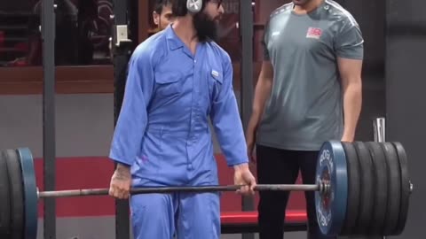 Prank in gym with bodybuilder 🤣💪😂💪 😜😮 #trending #viral #prank #gym