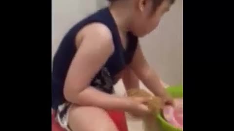 baby wash dishes