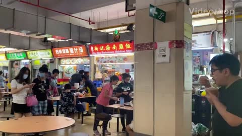 BEST Singapore Chicken Rice, Singapore Hawker Center Street Food Tour!