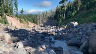 Oregon - Mount Hood - River Crossing - 4K