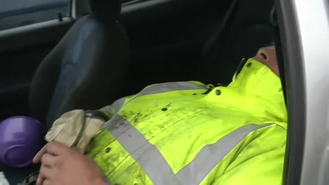 Christophe, en CDI et obligé de dormir dans sa voiture