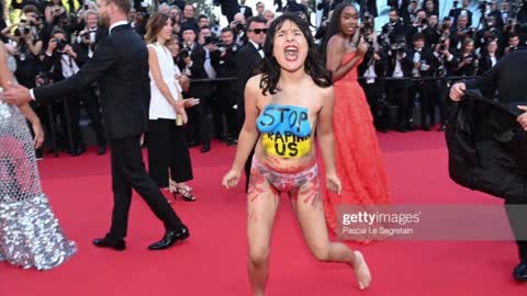 🗣BREAKING: CANNES FILM FESTIVAL - A FEMEN*APPEARS ON THE RED CARPET