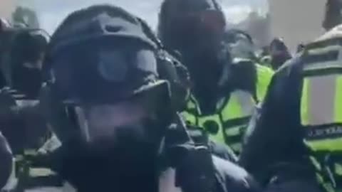 🇨🇦Historical scenes unfold in Ottawa | Freedom protesters face to face with Nazi Police🇨🇦