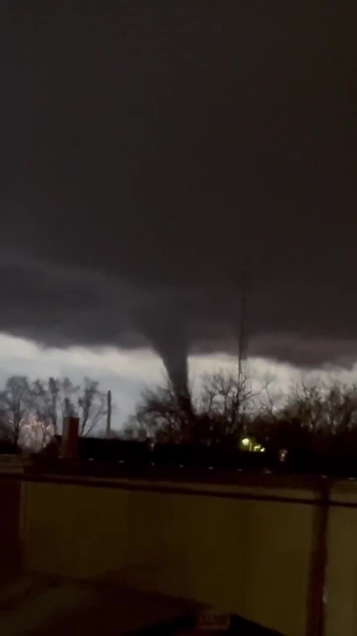 Tornado in Evansville, WI Feb 8, 2024