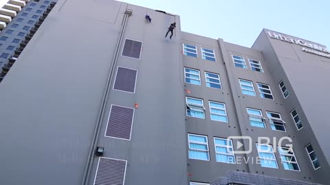 Rap Jumping, an Extreme Sports and Adventures in Melbourne for Abseiling or Rappel