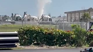 Impressive Southwest Florida dust devil in Fort Myers