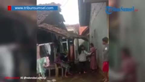 #Viral Cucu Banting Nenek di Cianjur, Murka Gegara Tak Terima Disebut Keluar Rumah dari Pagi