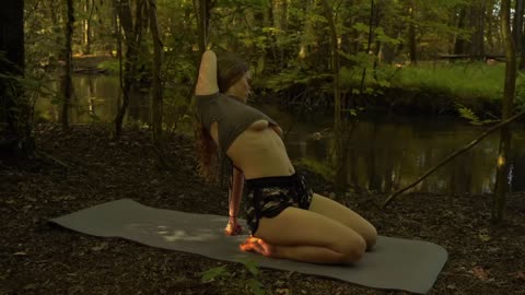 YOGA WORKOUT BY THE RIVER