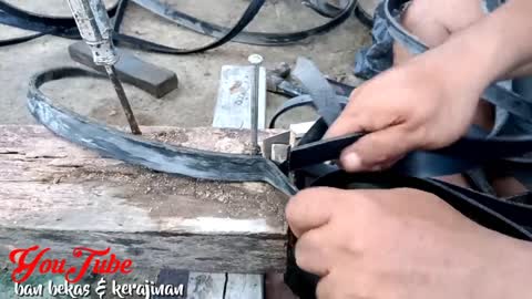 Special tool for cutting used tires