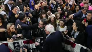 Bernie Sanders se retira de carrera demócrata