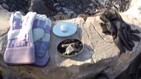 How to make a Flint and Steel Fire With a Tabacco Tin Flint and Steel kit