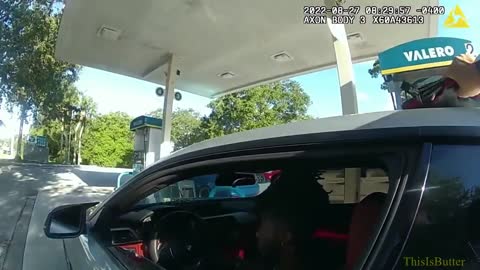 Man drags police officer during traffic stop: ‘I’m scared of cops’