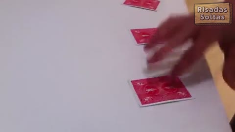 Um truque com apenas 3 cartas que te vai baralhar o cérebro
