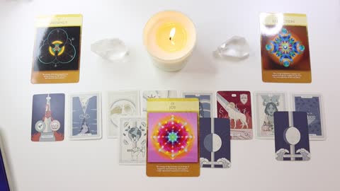 What is MOST ATTRACTIVE about you? HOW TO FULLY EMBRACE IT | ⭐️ PICK A CARD ⭐️