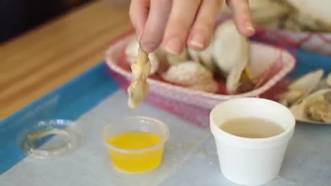 How to Eat Steamers - Cooking Steamed Clams at Woodman's of Essex MA