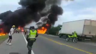 [Video] Momento exacto de la explosión de camión cisterna