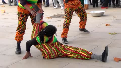 Incredible contortionist street show in London