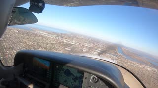 Cirrus SR22 visual landing KNEW (Lakefront NOLA) RWY 36L