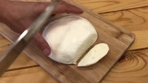 Home made mozarella cheese using just two ingredients!