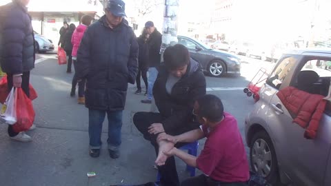 Luodong Briefly Massages Chinese Man's Feet