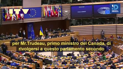 La deputata Christine Anderson a Trudeau: "Sei una disgrazia per qualsiasi Democrazia"