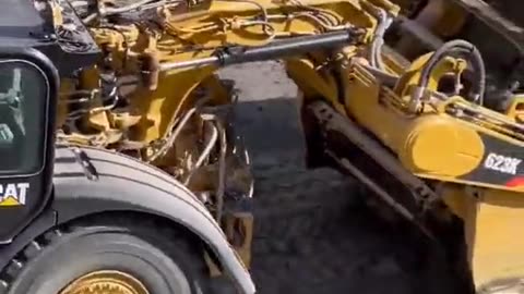 Excavator Caterpillar 6015B Caterpillar Dumpers#caterpillar#excavator#wheelloader#truck (33)