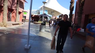 A walk trough the Las Vegas premium outlets North.