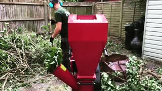 Titan Pro 15HP Petrol Garden Shredder Chipper Electric Start in Working Order