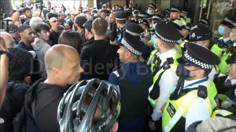 Anti Lockdown Protesters Storm The BBC In London!