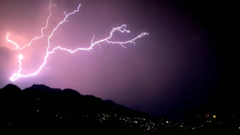 Thunder lightning slow motion photege !!