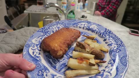 AMERICAN TRIES COOKING BRITISH STUFF - FISH AND CHIPS