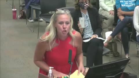 Parent reads School board " Pussy book " in School Library gets Mic cut off
