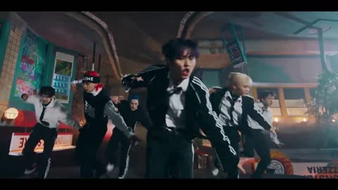 Stray Kids "maniac" M/v