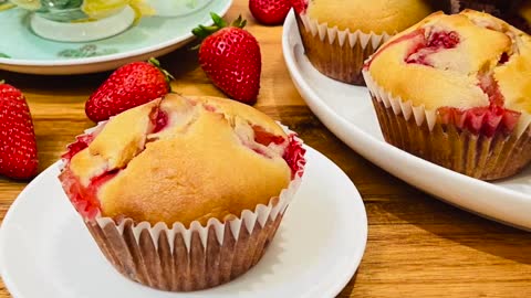 Muffins | Cookery | Strawberry Muffins