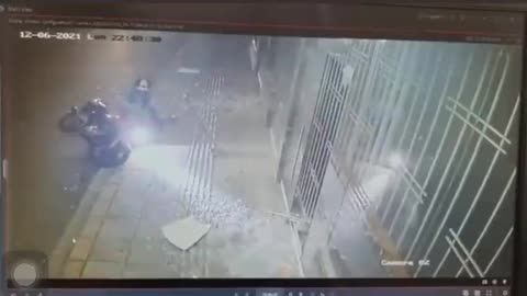 Video: Vandalizaron fachada de oficinas del Atlético Bucaramanga