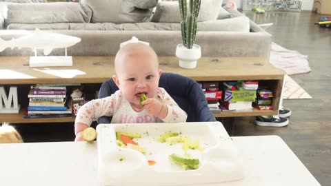 FIRST FOODS || Baby-Led Weaning at 6 Months
