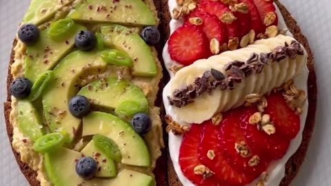 Wholesome and Refreshing: Avocado and Strawberry-Banana Toasts on Rye Bread 🥑🍓"