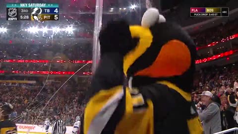 NHL Bunting leads the Penguins!
