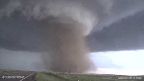 Potężne tornado w pobliżu Wray w Kolorado USA