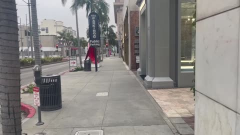 Walking iconic Rodeo Drive (Beverly Hills)