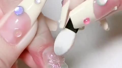 Silver hua manicure