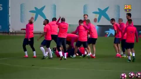 Messi, Suarez and Neymar get lost in FC Barcelona's Rondo during Training