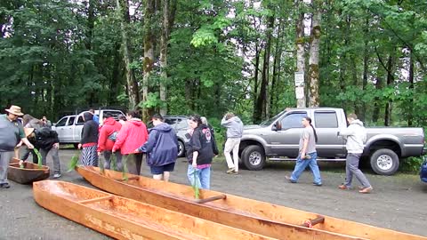 SNOQUALMIE TRIBE LAUNCH CANOES