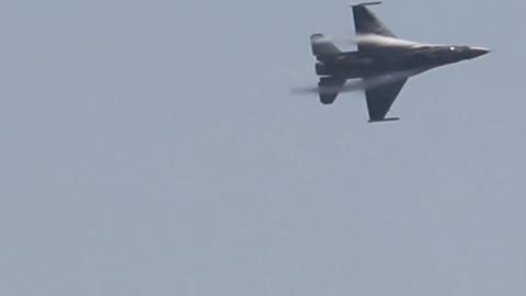 F-16 buzzing the sky over San Diego