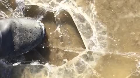 Ice breaking slo mo