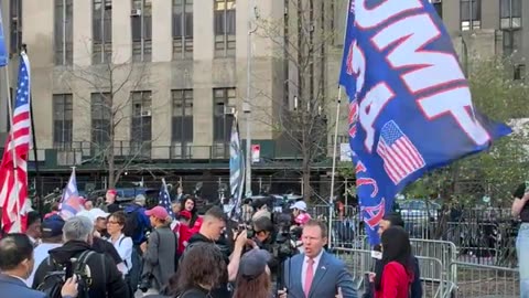 Footage of Trump supporters gathering outside NYC courthouse