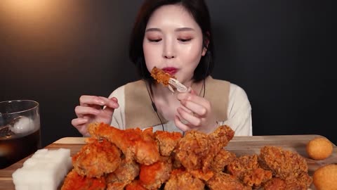 spicy fried chicken cheeseball mukbang ASMR광고]바삭끝판왕 _ BBQ 핫황금올리브 후라이드 레드착착치킨 먹방-- 치즈볼까지 리얼사운드