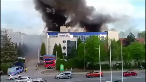 ►🇷🇺🇺🇦🚨❗️⚡️ Poland: Dissatisfied Ukr Refugees set fire to Farmacol warehouse