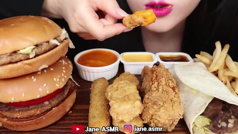 ASMR McDonald_s FRIED CHIEKN_ BEEF BURGER_ FRIES_ CHICKEN NUGGET 맥도날드 치킨 먹방 MUKBANG